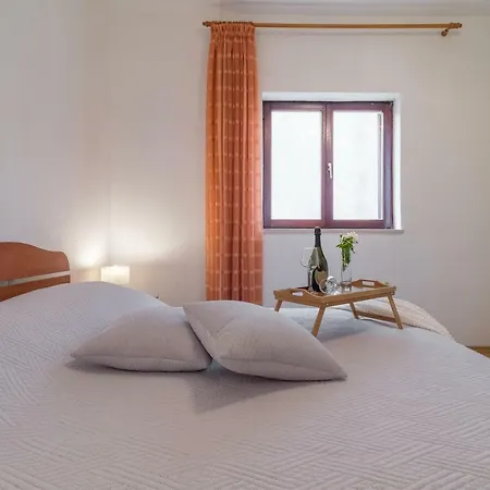 Kate's Family Place * زادار