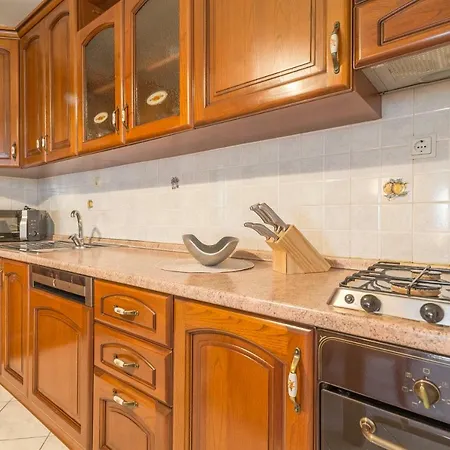 Kate's Family Place Apartmán *