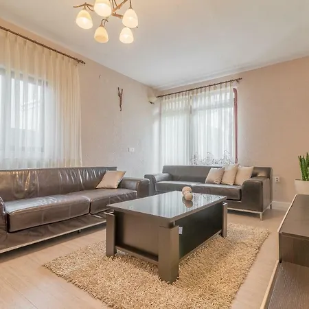 Kate's Family Place شقة زادار