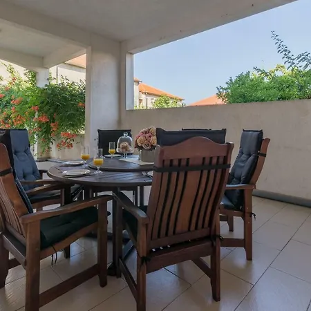 Kate's Family Place شقة