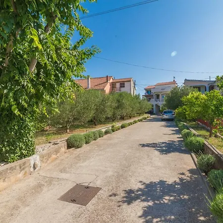 Kate's Family Place * زادار